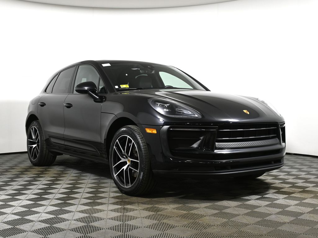 Thumbnail: 2022 Porsche Macan - 9