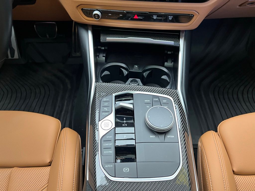 Thumbnail: 2025 BMW 3 Series - 12