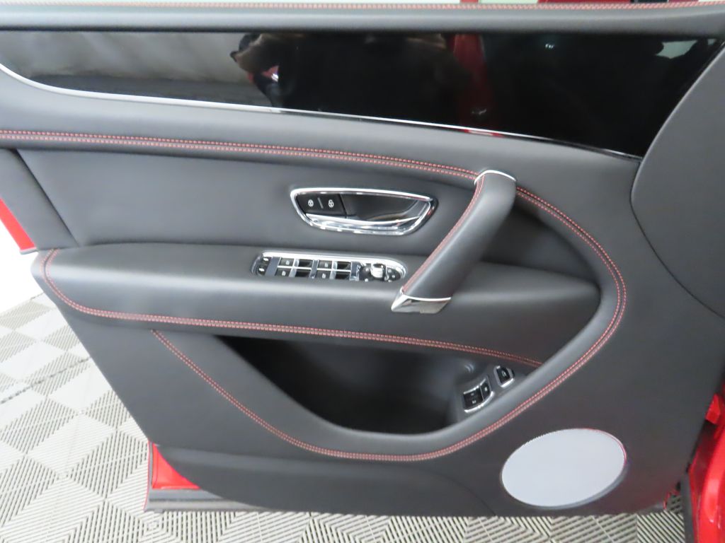 Thumbnail: 2019 Bentley Bentayga - 25
