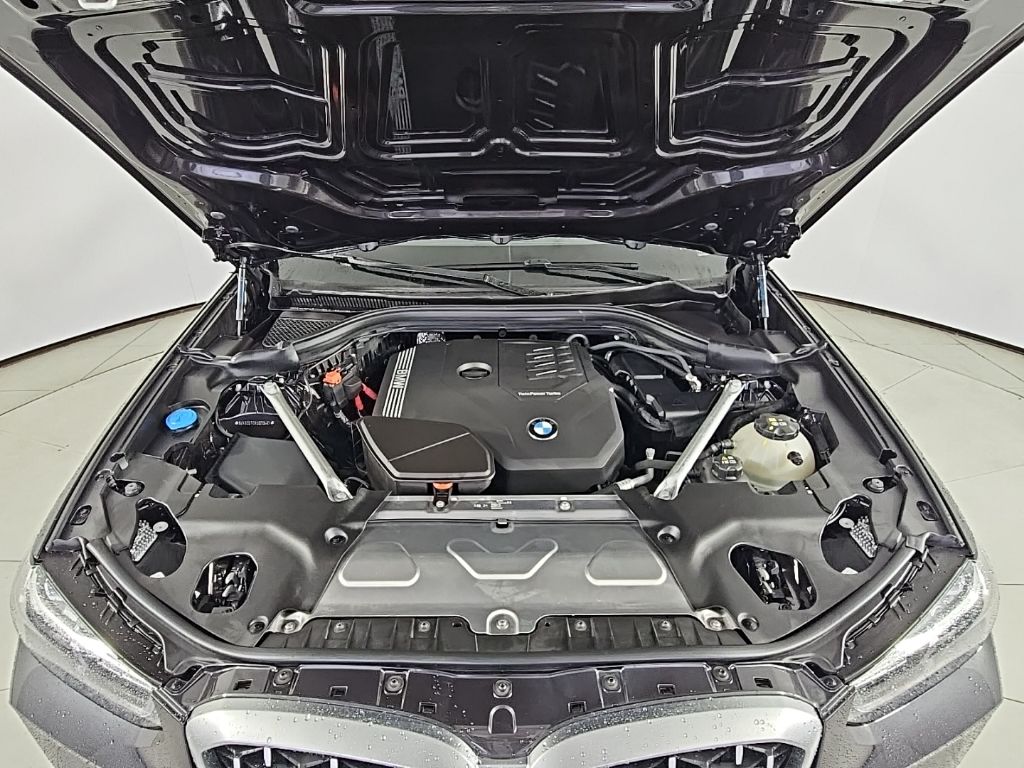 Thumbnail: 2025 BMW X4 - 6