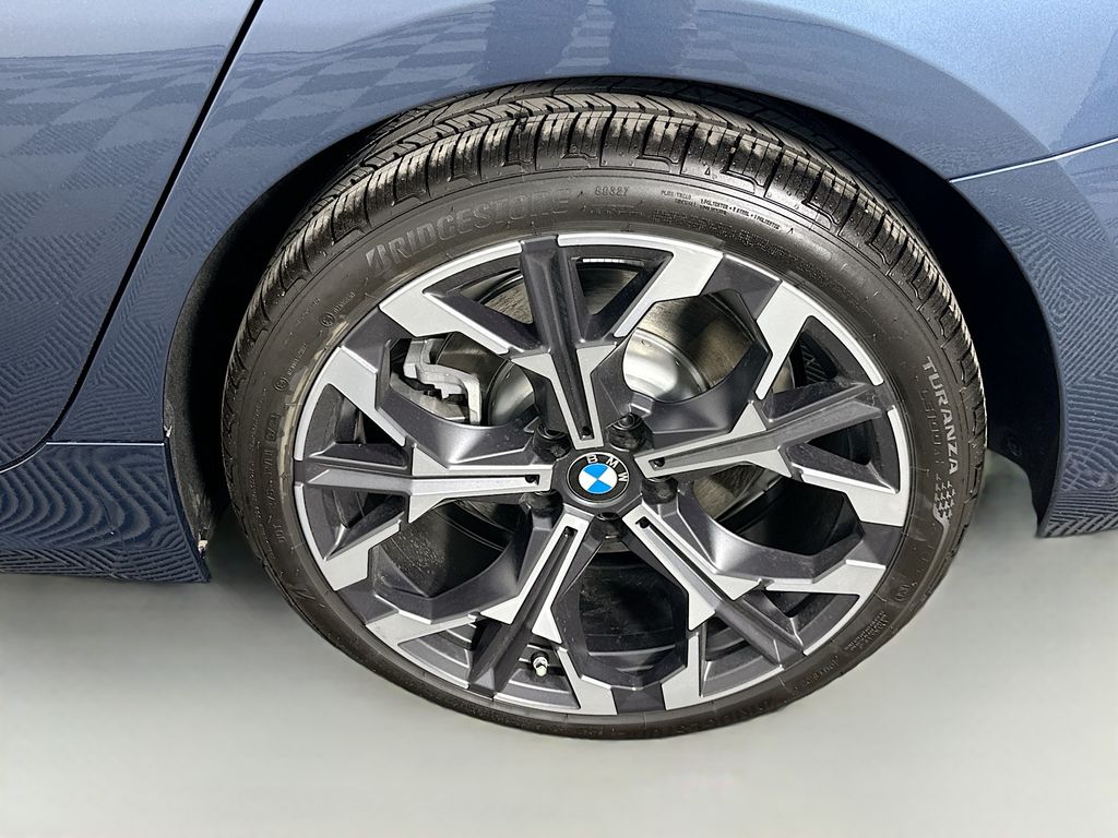 2025 BMW 3 Series 330i 23