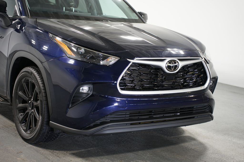 Thumbnail: 2023 Toyota Highlander - 4