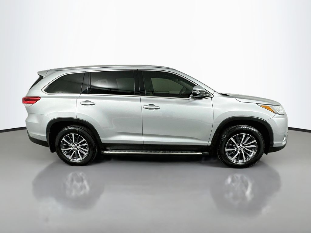 Thumbnail: 2019 Toyota Highlander - 4