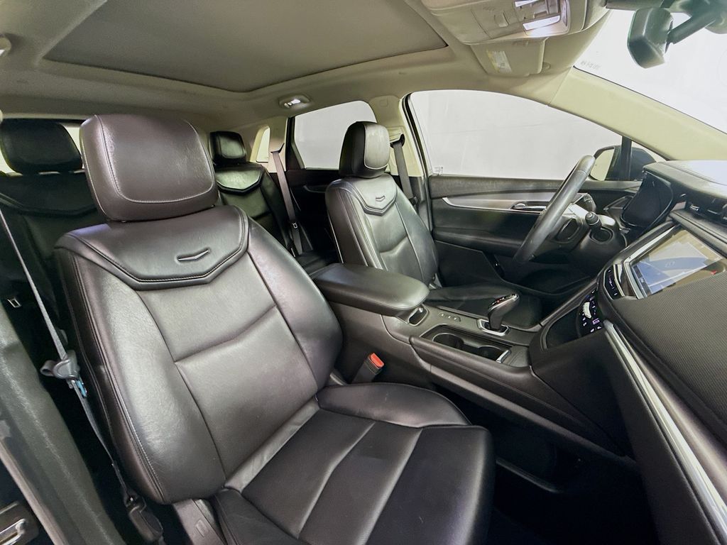 Thumbnail: 2017 Cadillac XT5 - 28