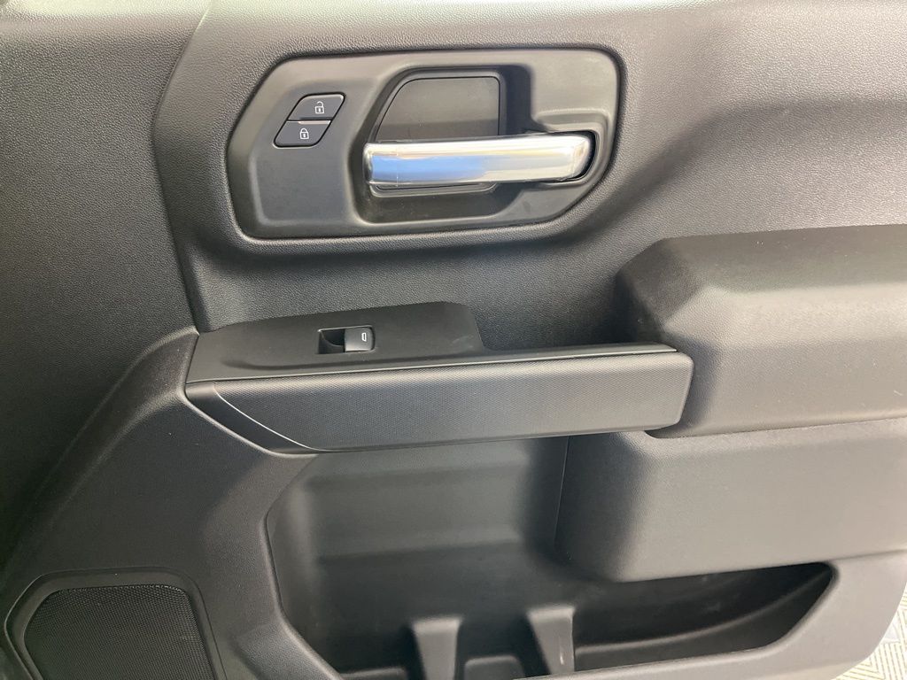 Thumbnail: 2025 Chevrolet Silverado 2500 - 22