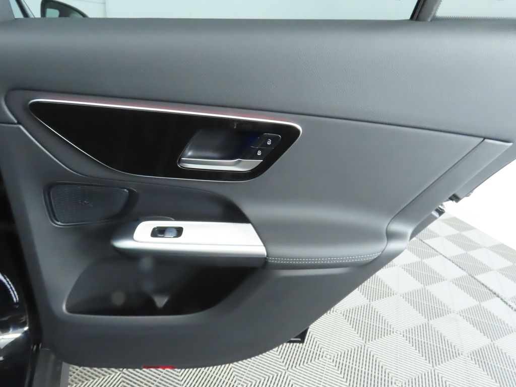 Thumbnail: 2025 Mercedes-Benz GLC - 27