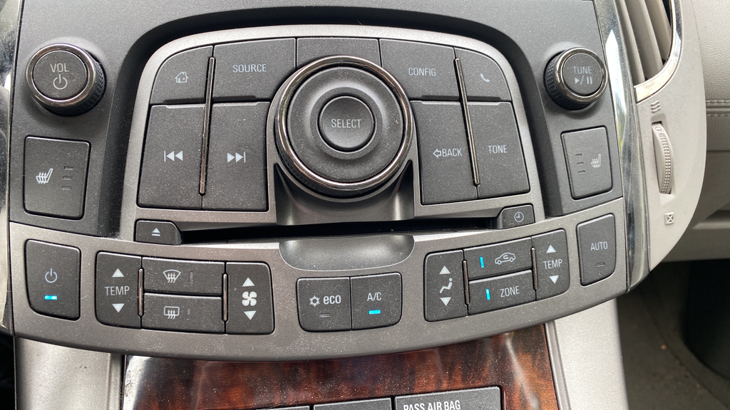 Used 2013 Atlantis Blue Metallic Buick Leather Group image 17