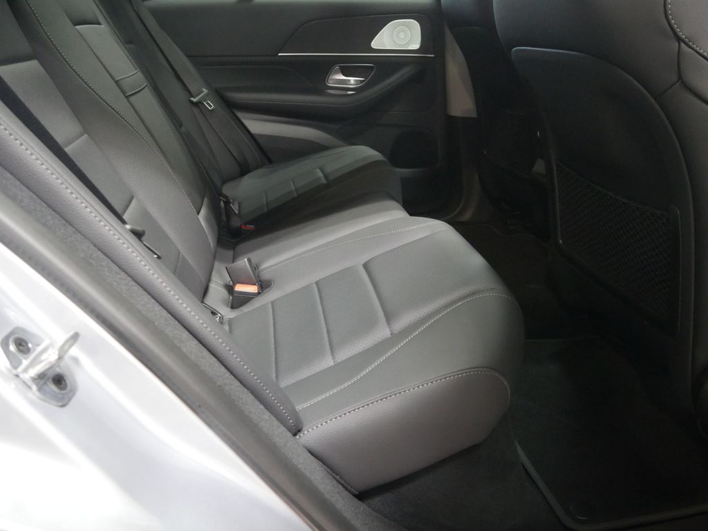 Thumbnail: 2026 Mercedes-Benz GLE - 26