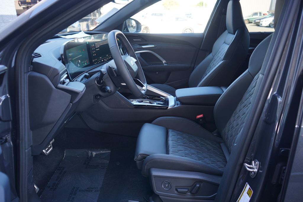 Thumbnail: 2025 Audi SQ5 - 6