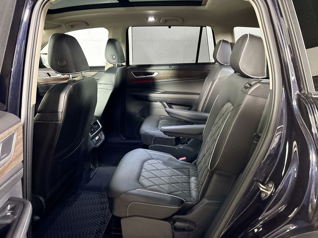 2024 Volkswagen Atlas 2.0T SEL Premium R-Line