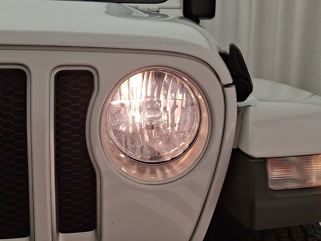 Thumbnail: 2021 Jeep Wrangler - 9