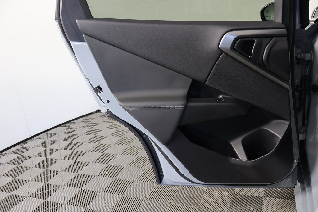 Thumbnail: 2025 BMW X3 - 13