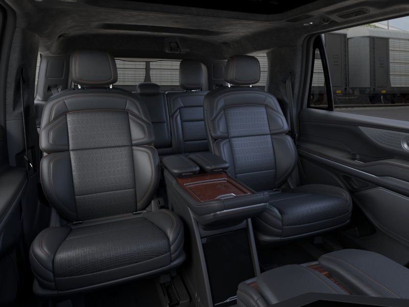 2025 Lincoln Navigator Black Label 11