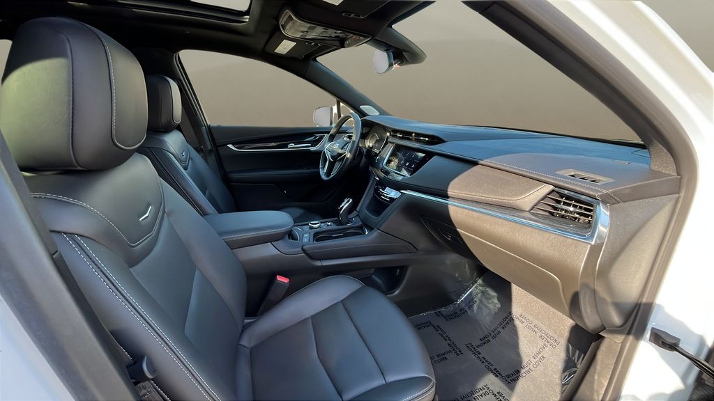 used 2024 Cadillac XT5 car, priced at $42,700