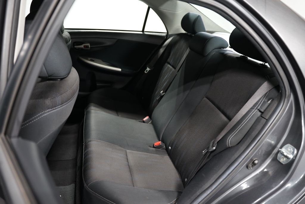 Thumbnail: 2013 Toyota Corolla - 23
