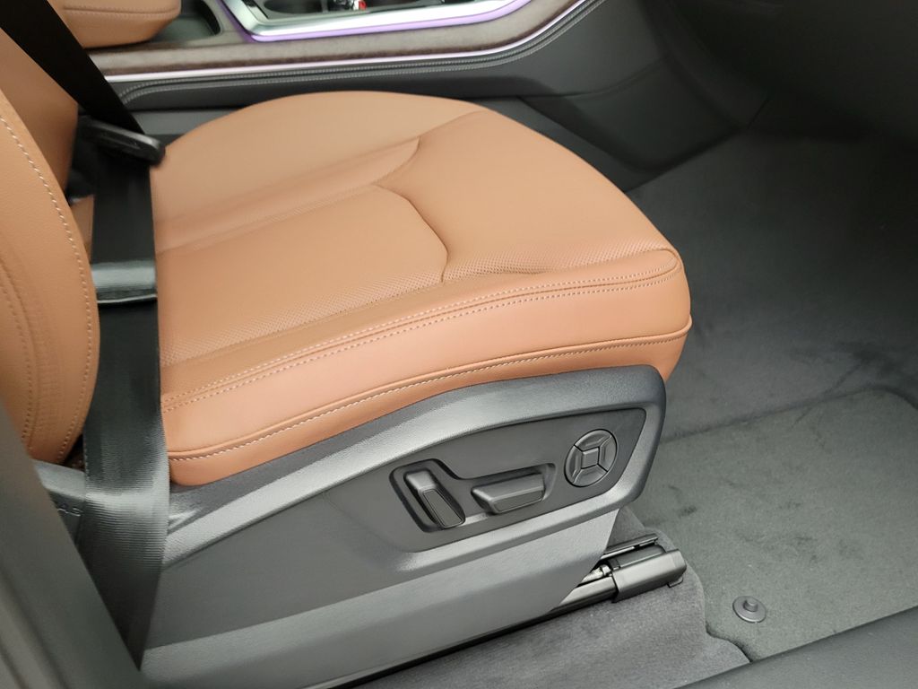 Thumbnail: 2026 Audi Q7 - 17