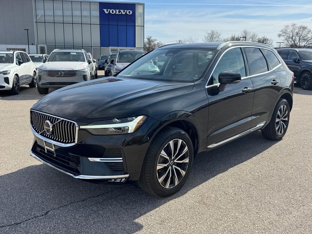 2023 Volvo XC60 B5 Plus Bright Theme AWD
