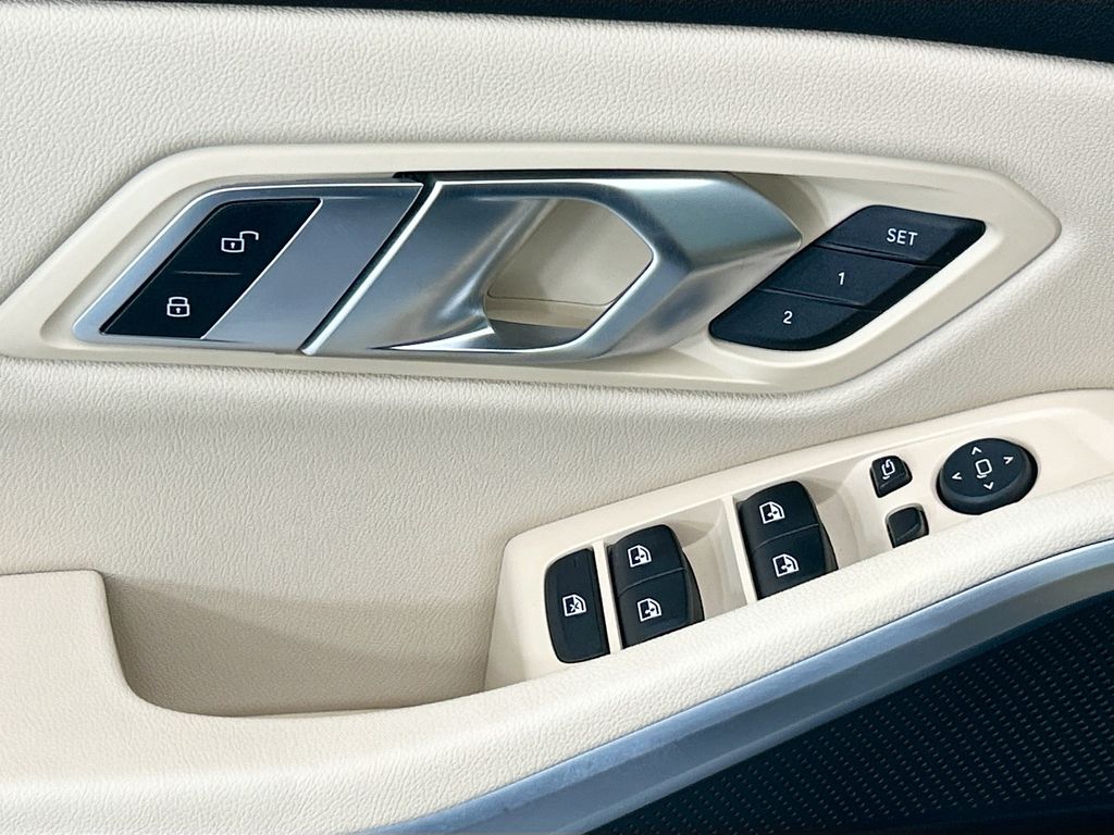 Thumbnail: 2020 BMW 3 Series - 22
