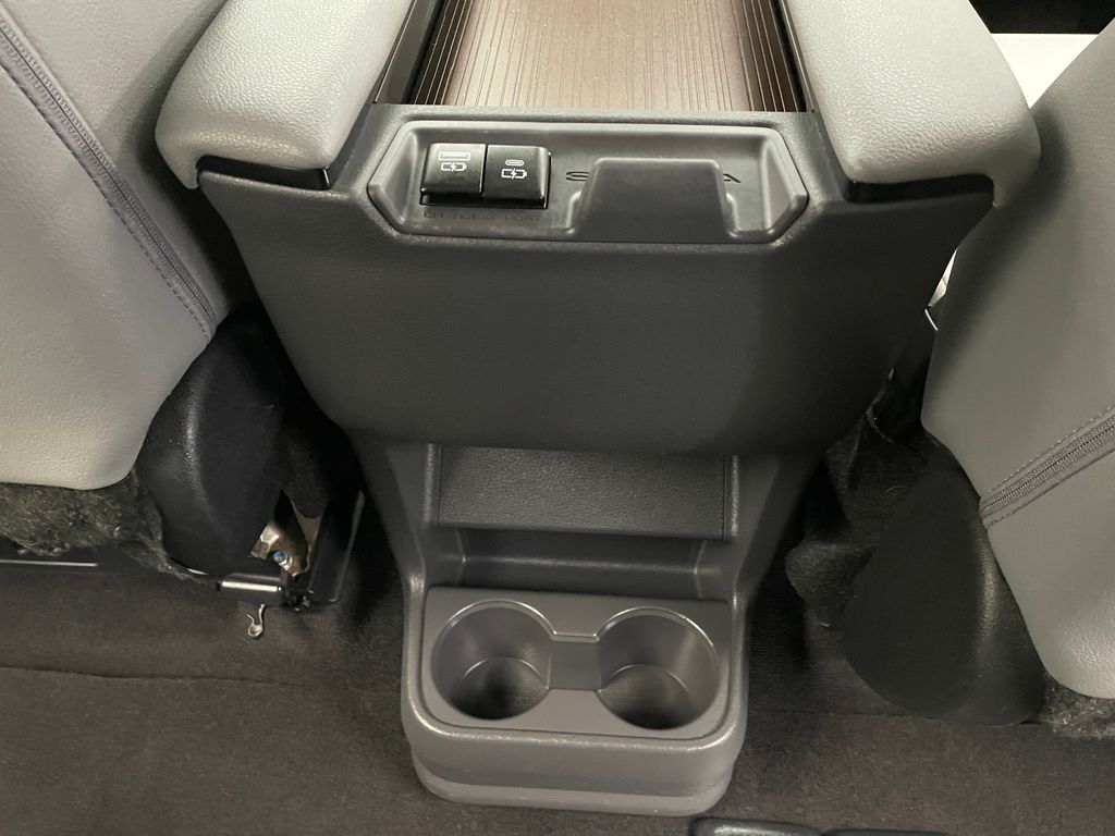 Thumbnail: 2023 Toyota Sienna - 24