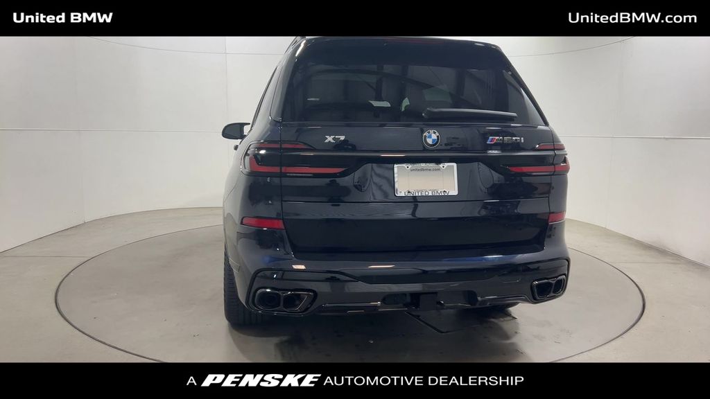 2026 BMW X7 M60i 7