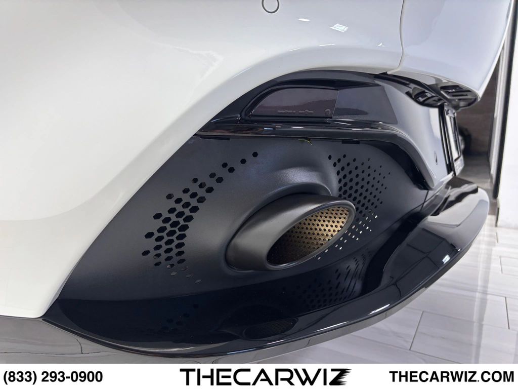 2021 Aston Martin DBX