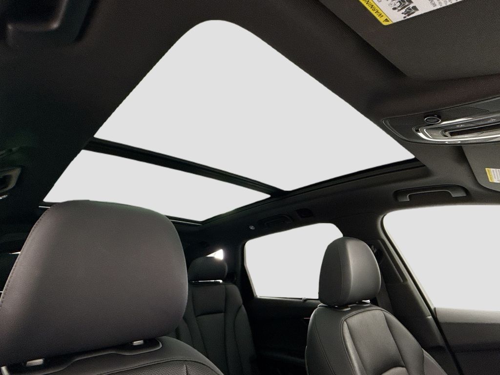 Thumbnail: 2023 Audi Q7 - 17