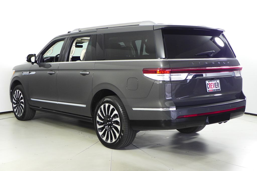 Thumbnail: 2023 Lincoln Navigator L - 9