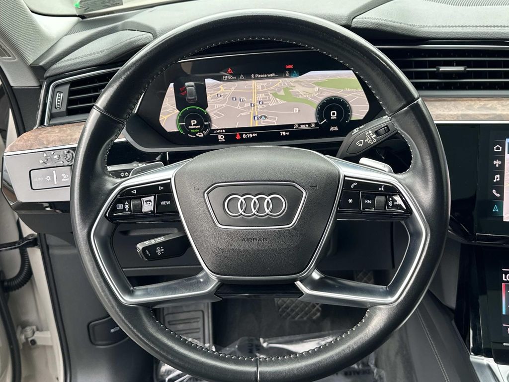 Thumbnail: 2019 Audi e-tron - 25