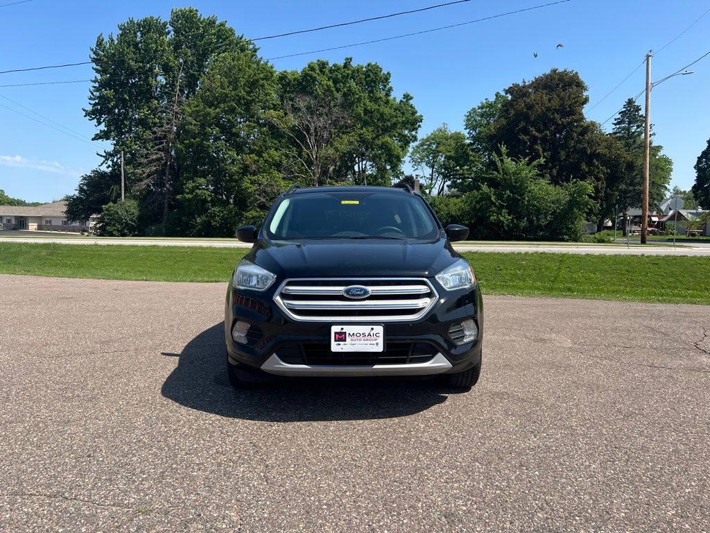 Used 2018 Ford Escape SE with VIN 1FMCU9GD4JUA96462 for sale in Zumbrota, Minnesota