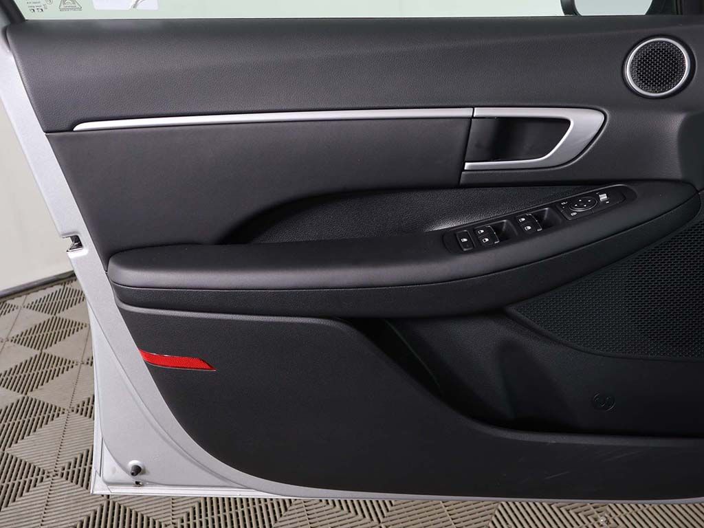 Certified Used 2025 Silver Hyundai SEL image 19
