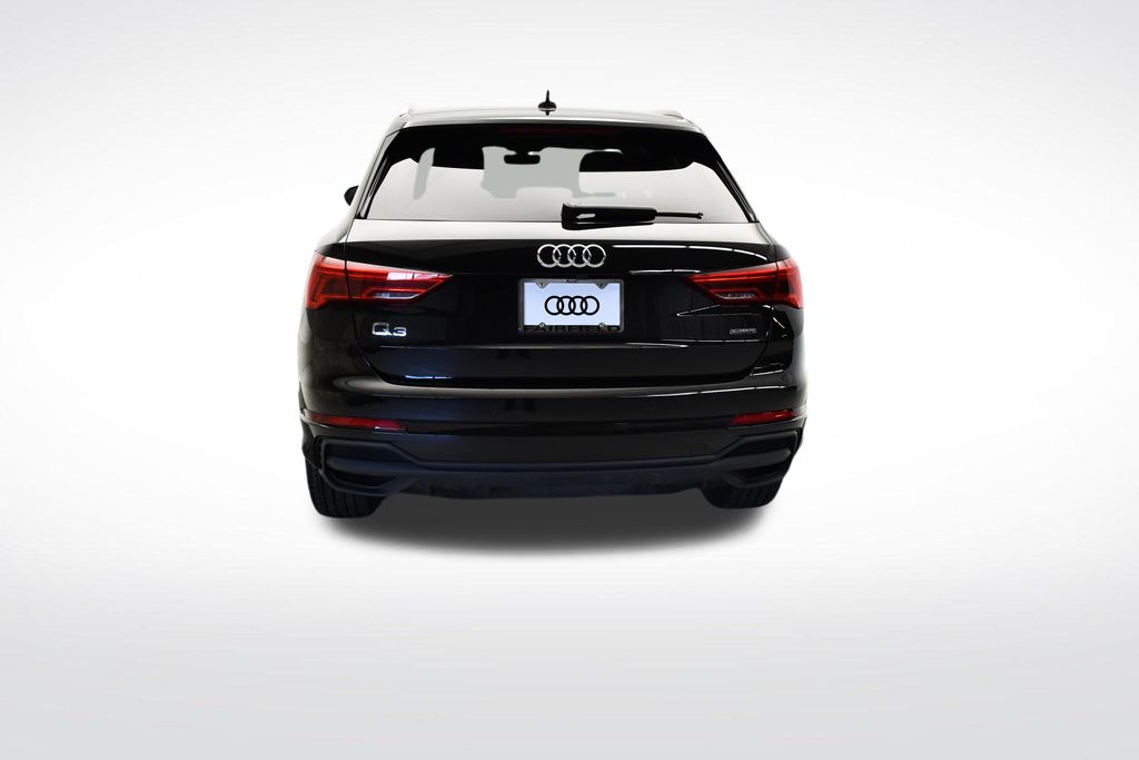 Thumbnail: 2023 Audi Q3 - 7