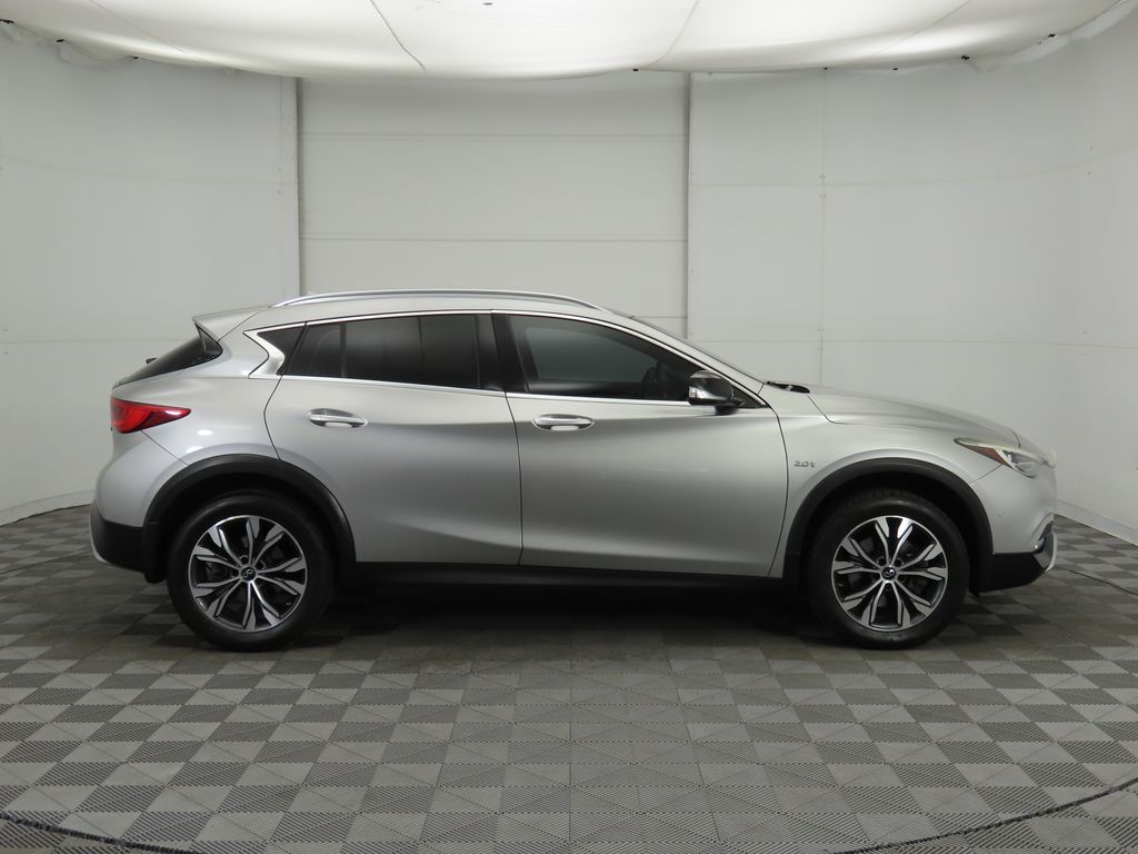 Thumbnail: 2018 INFINITI QX30 - 4