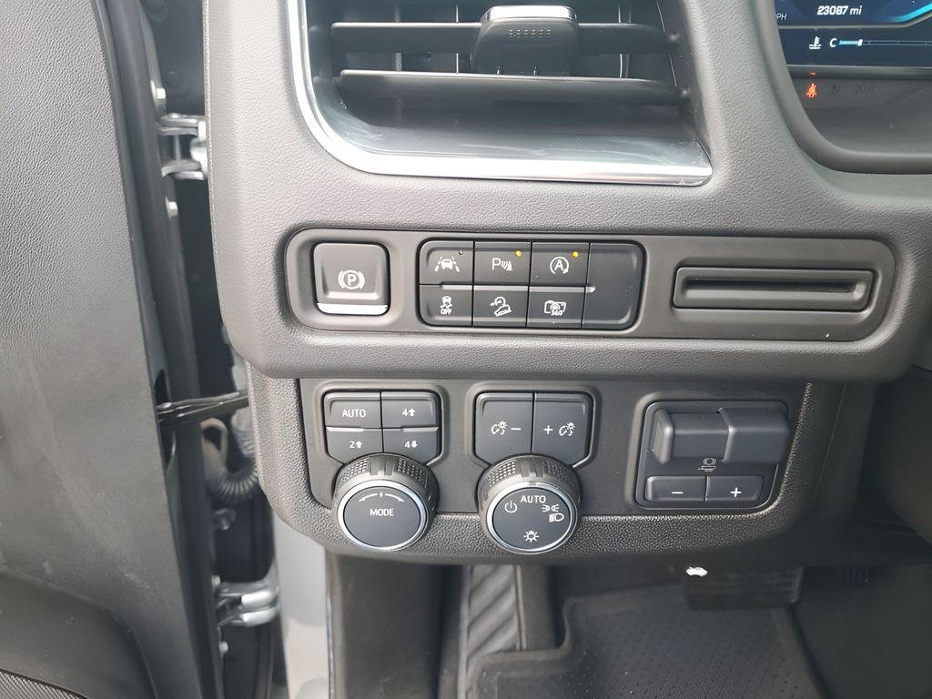 Used Car 2024 Chevrolet Suburban  Z71 For Sale Under $70,000 In Austin, Texas