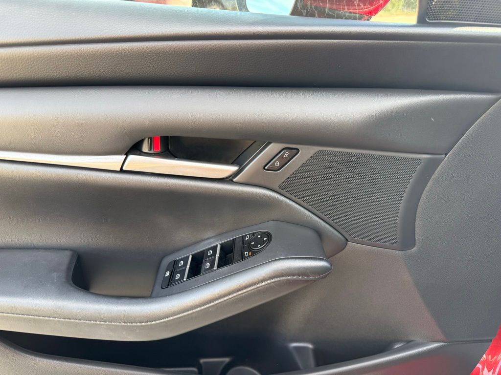 Thumbnail: 2022 Mazda Mazda3 - 10