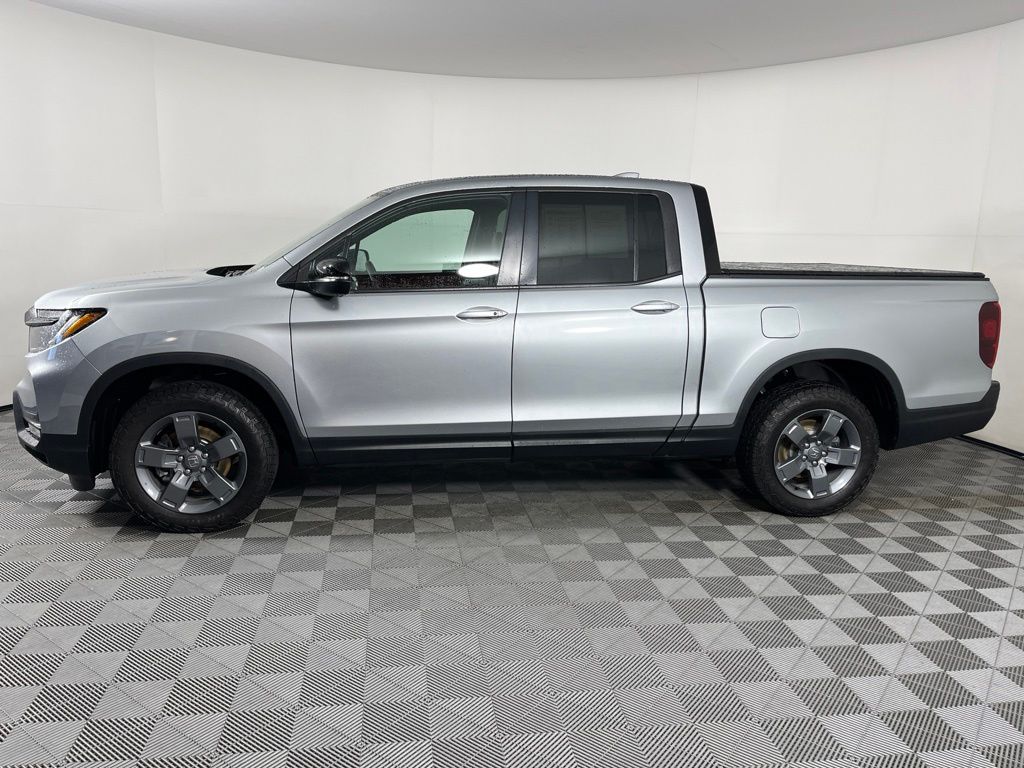 Thumbnail: 2025 Honda Ridgeline - 2
