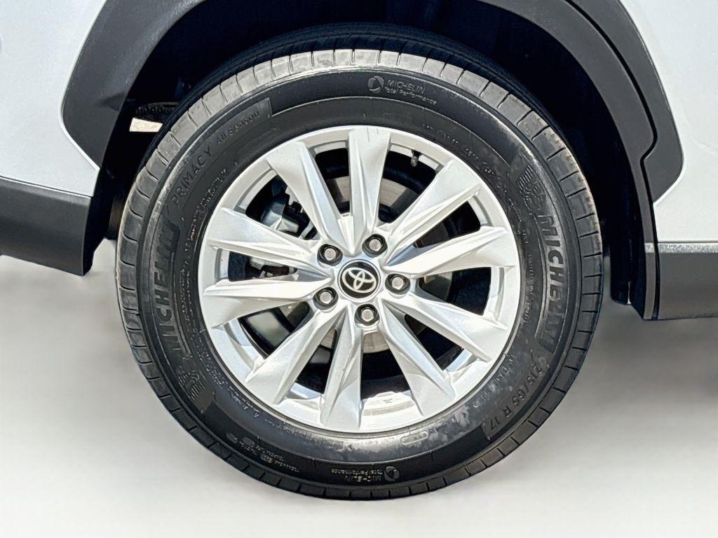 Thumbnail: 2023 Toyota Corolla Cross - 32