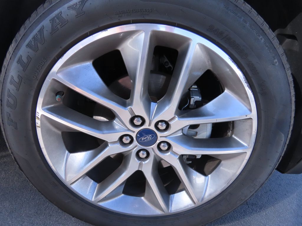 2016 Ford Edge Titanium 18