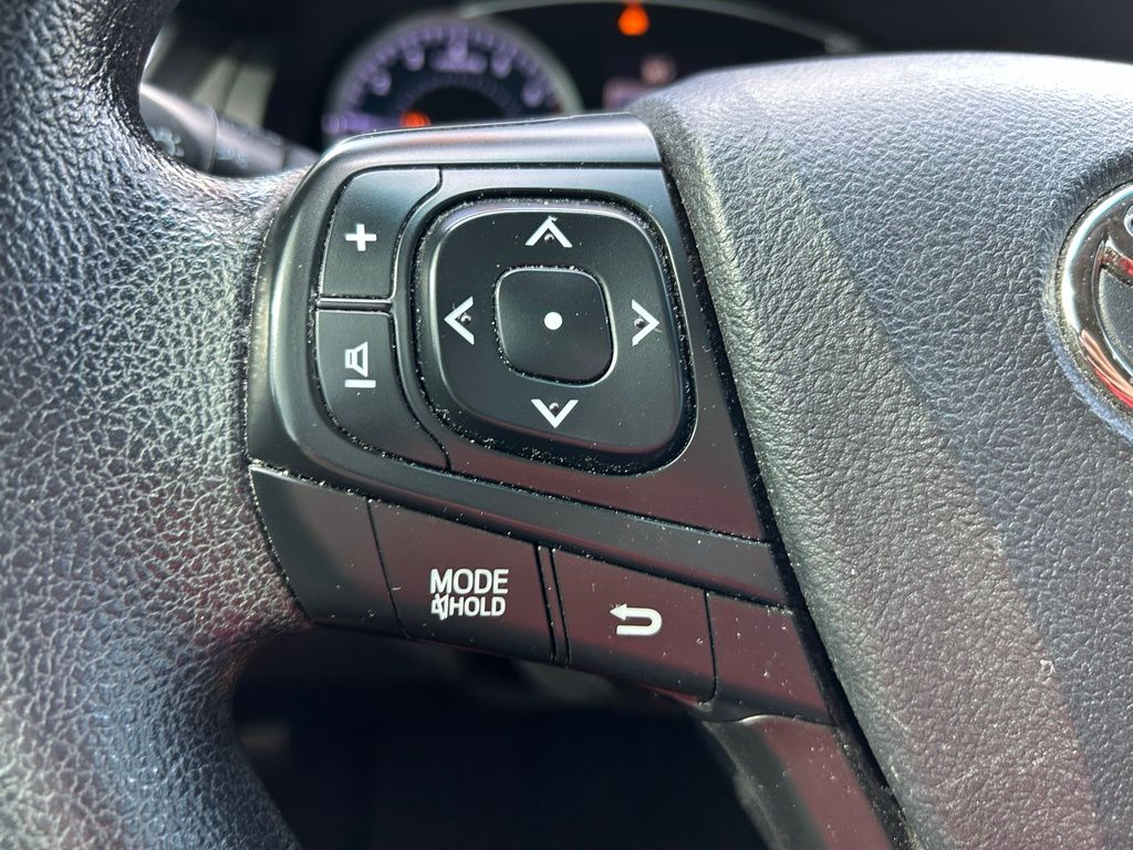 Thumbnail: 2016 Toyota Camry - 20
