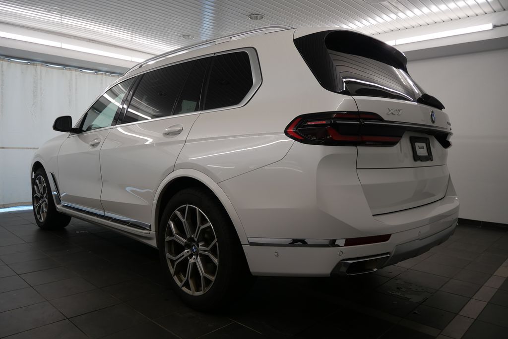 2023 BMW X7 xDrive40i 5