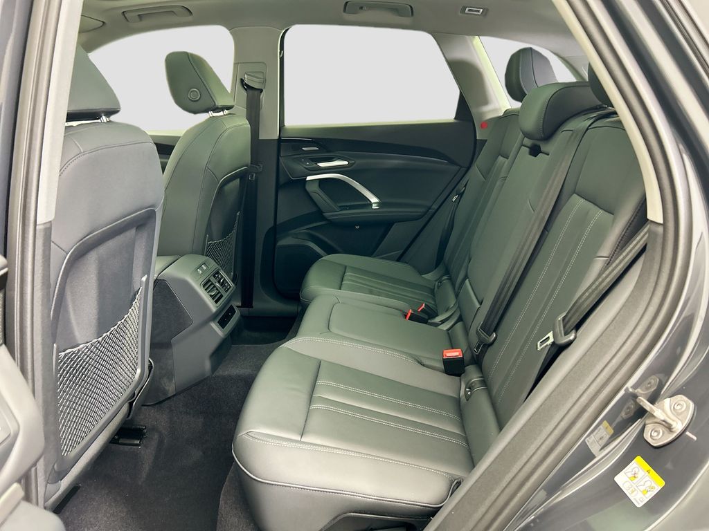 Thumbnail: 2025 Audi Q5 - 20