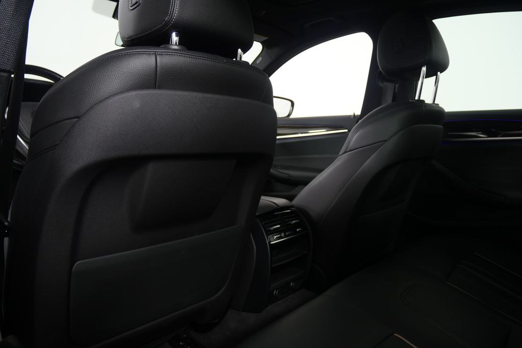 2019 BMW 5 Series 530i 19