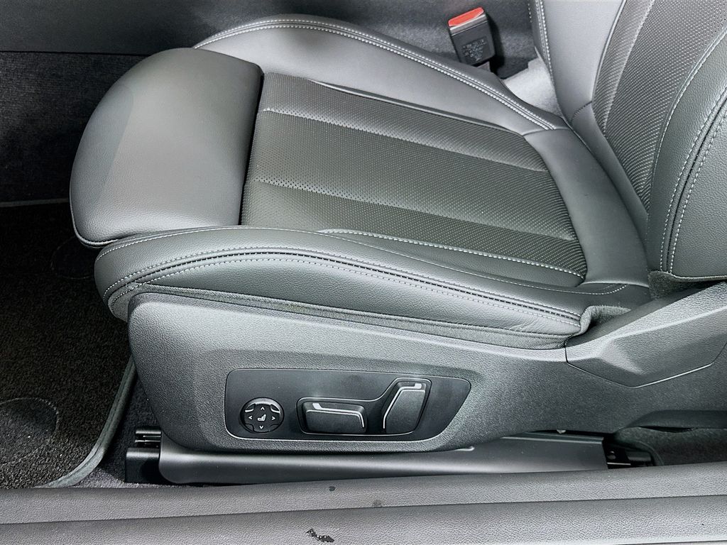 Thumbnail: 2026 BMW 4 Series - 21