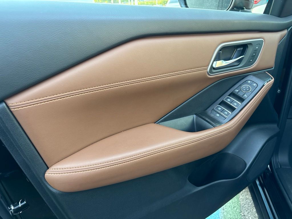 2026 Nissan Rogue — photo 8