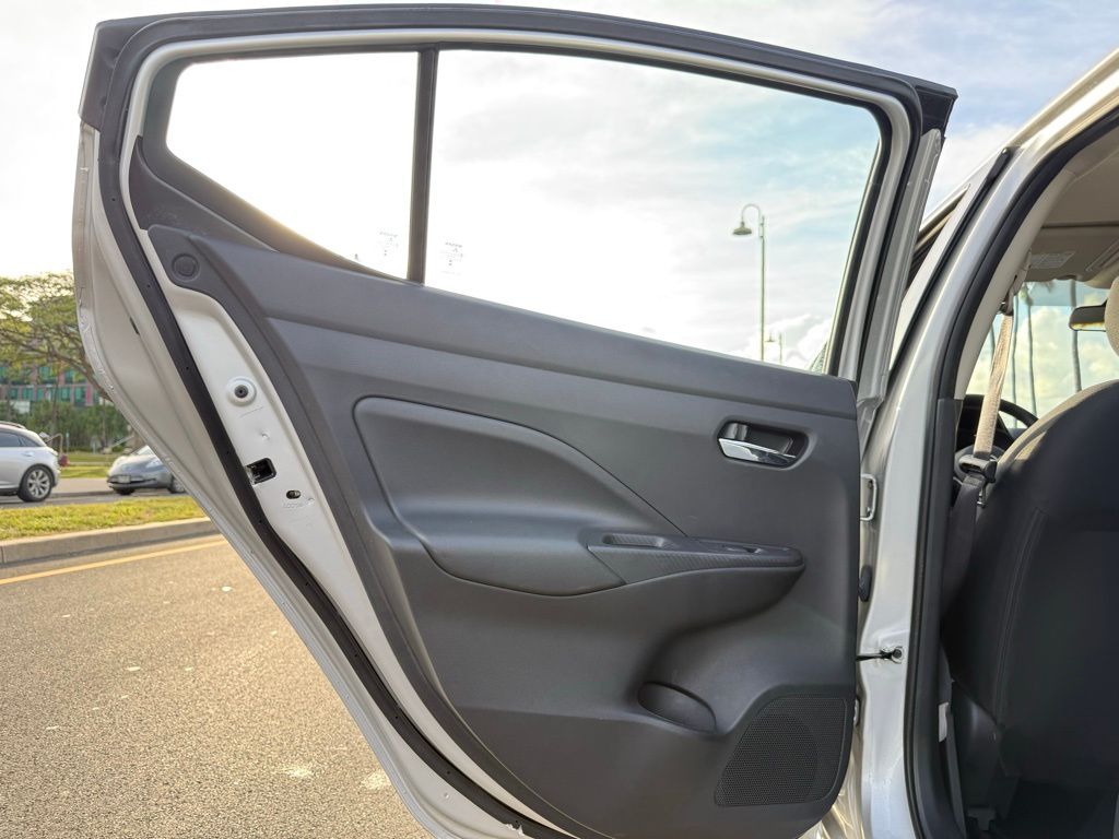 2023 Nissan Versa 1.6 SV photo