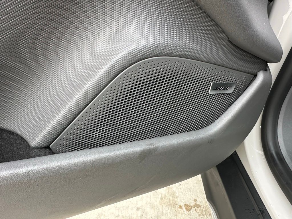 Thumbnail: 2025 Porsche Taycan - 22