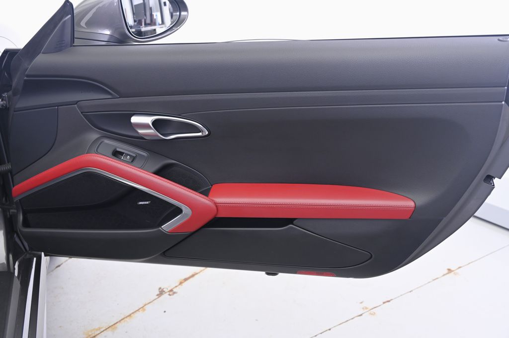 Thumbnail: 2021 Porsche 718 Boxster - 27