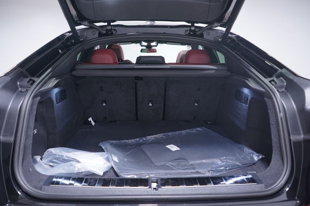 Thumbnail: 2026 BMW X6 - 13