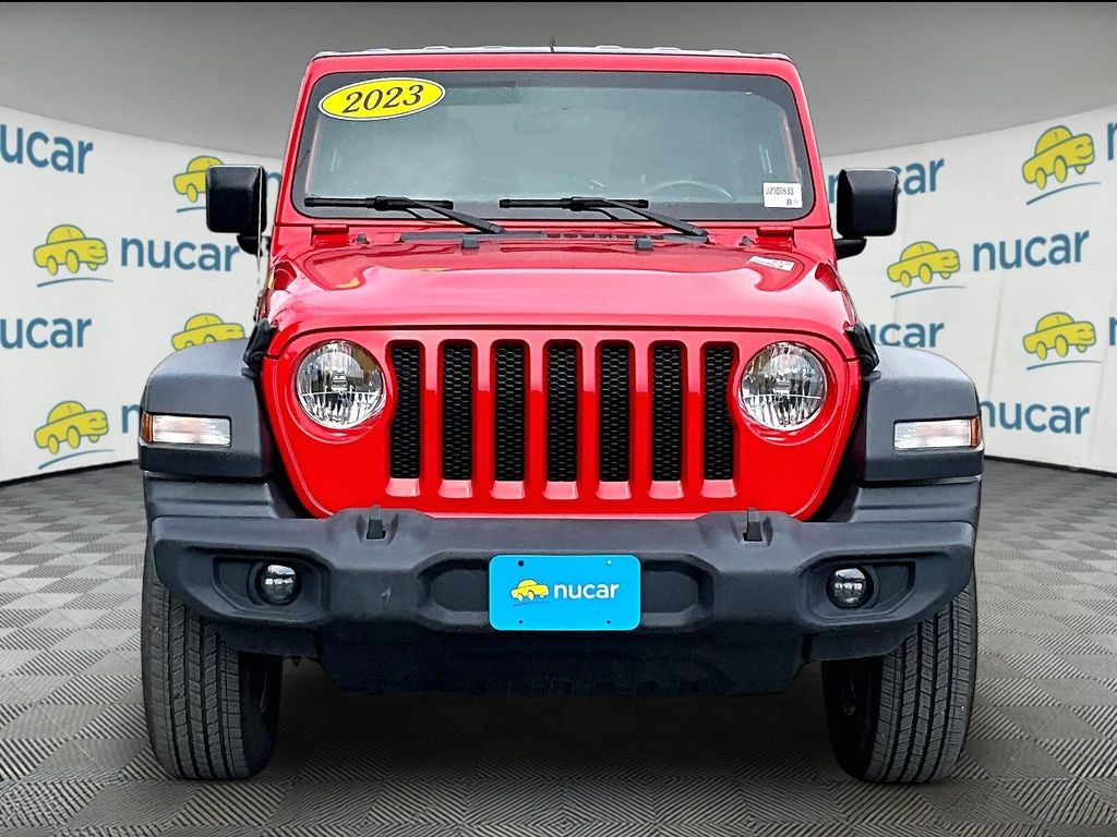 2023 Jeep Wrangler — photo 2