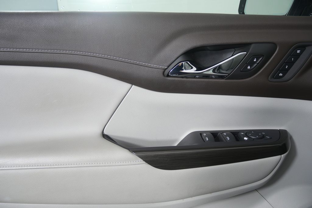 Thumbnail: 2022 GMC Acadia - 8