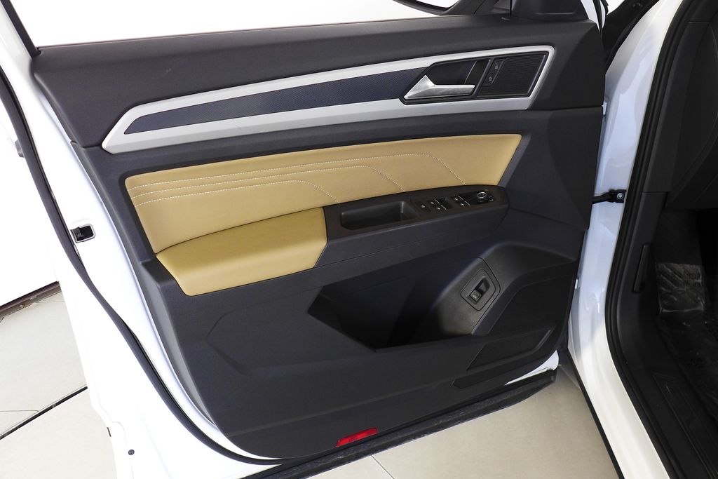 Thumbnail: 2023 Volkswagen Atlas - 11